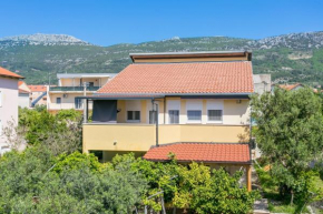 Apartments with a parking space Kastel Luksic, Kastela - 22469